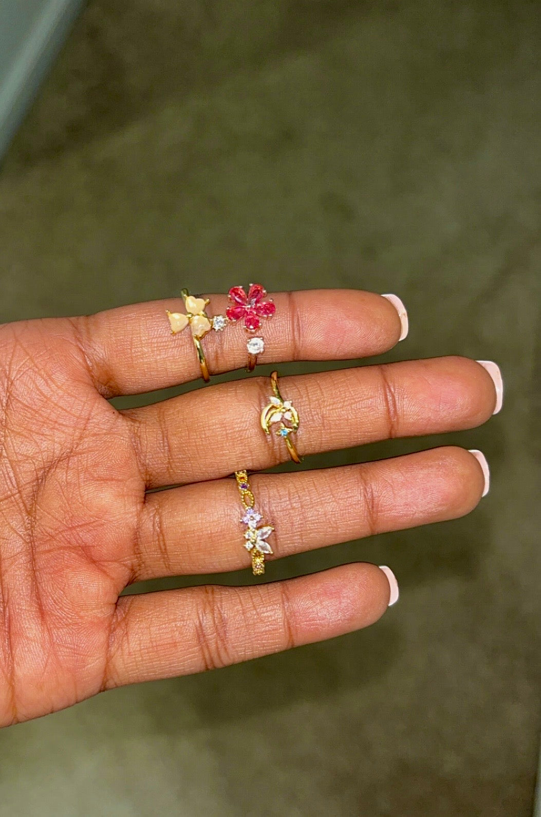 Elegant Modern Style Heart Flower Garden Rings