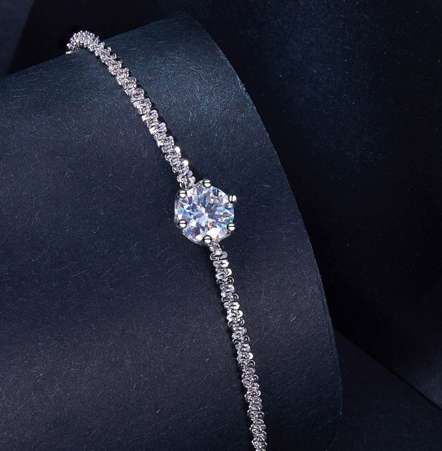 The Élodie Diamond Line